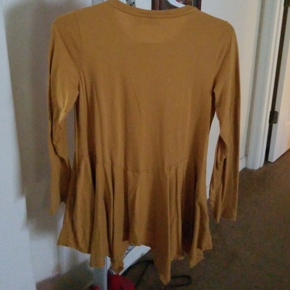 Top - Picture 2 of 2